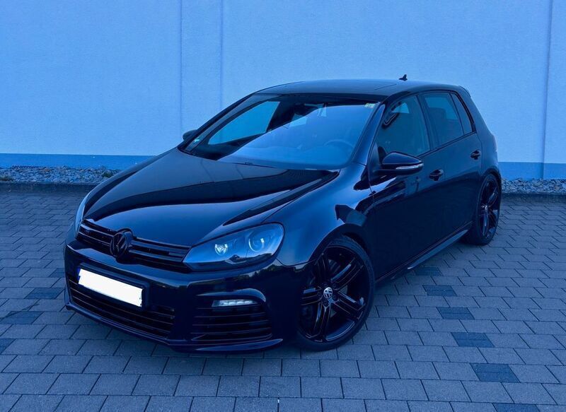 Schwarz Gebraucht 2011 VW Golf VI R Limousine | 15.900 € (Teuer) - Bild 1/4