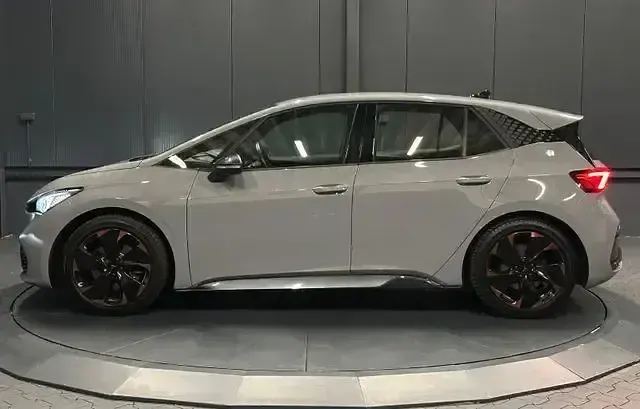 Usata Cupra Born 150 kW (204 CV) 2023 Grigio Utilitaria