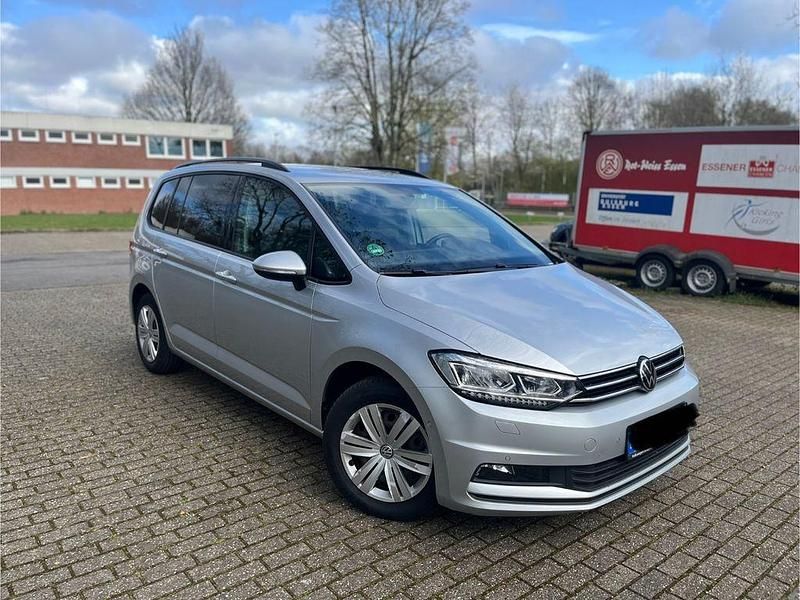 Gebraucht VW Touran 150 PS (110 kW) 2021 Grau Van / Kleinbus