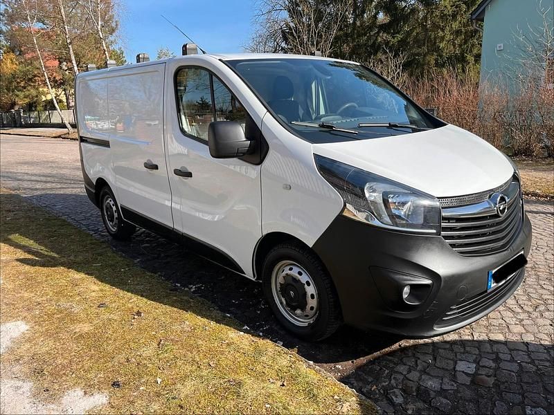 Gebraucht Opel Vivaro 125 PS (91 kW) 2018 Weiß Van / Kleinbus