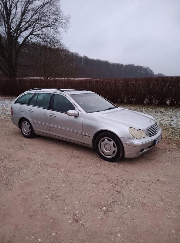 Gebraucht Mercedes C220 Elegance 143 PS (105 kW) 2002 Silber Kombi