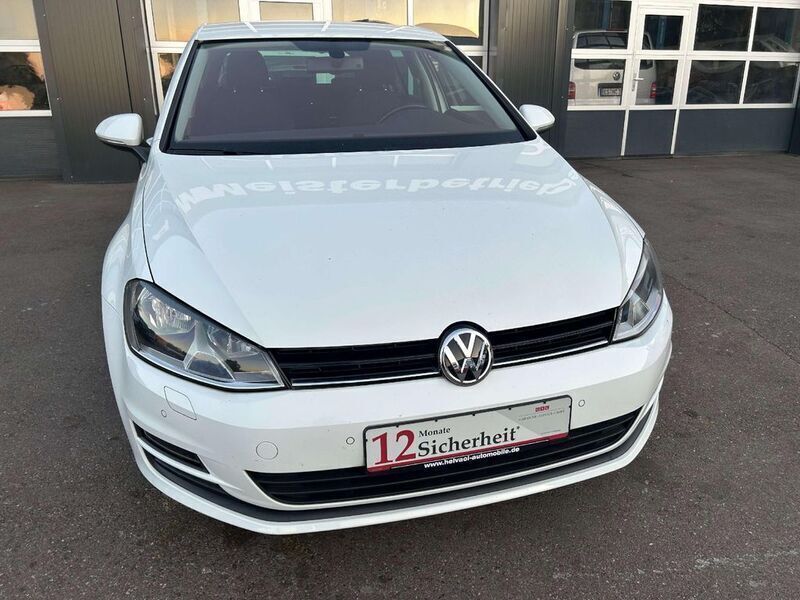 Pure white Gebraucht 2014 VW Golf VII Cup Kleinwagen | 9.900 € (Fairer Preis) - Bild 1/4
