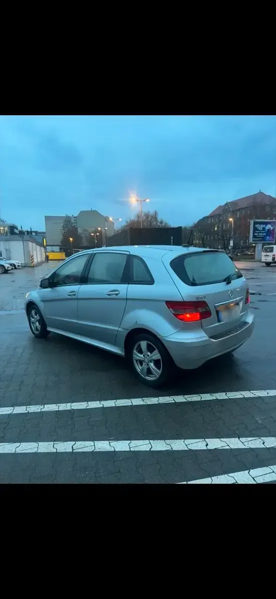 Gebraucht Mercedes B160 95 PS (69 kW) 2009 Silber Kleinwagen
