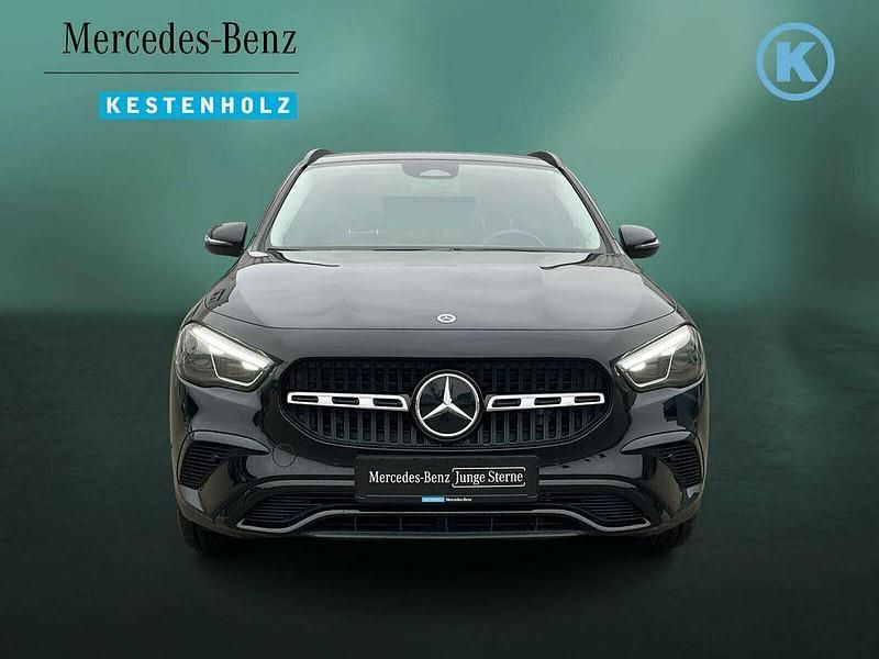 Gebraucht Mercedes GLA220 Progressive 190 PS (139 kW) 2024 Kosmosschwarz SUV