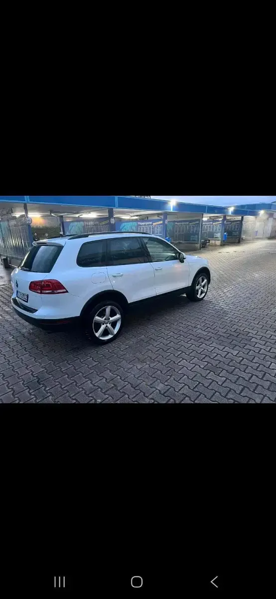 Gebraucht VW Touareg 205 PS (150 kW) 2015 Weiß SUV