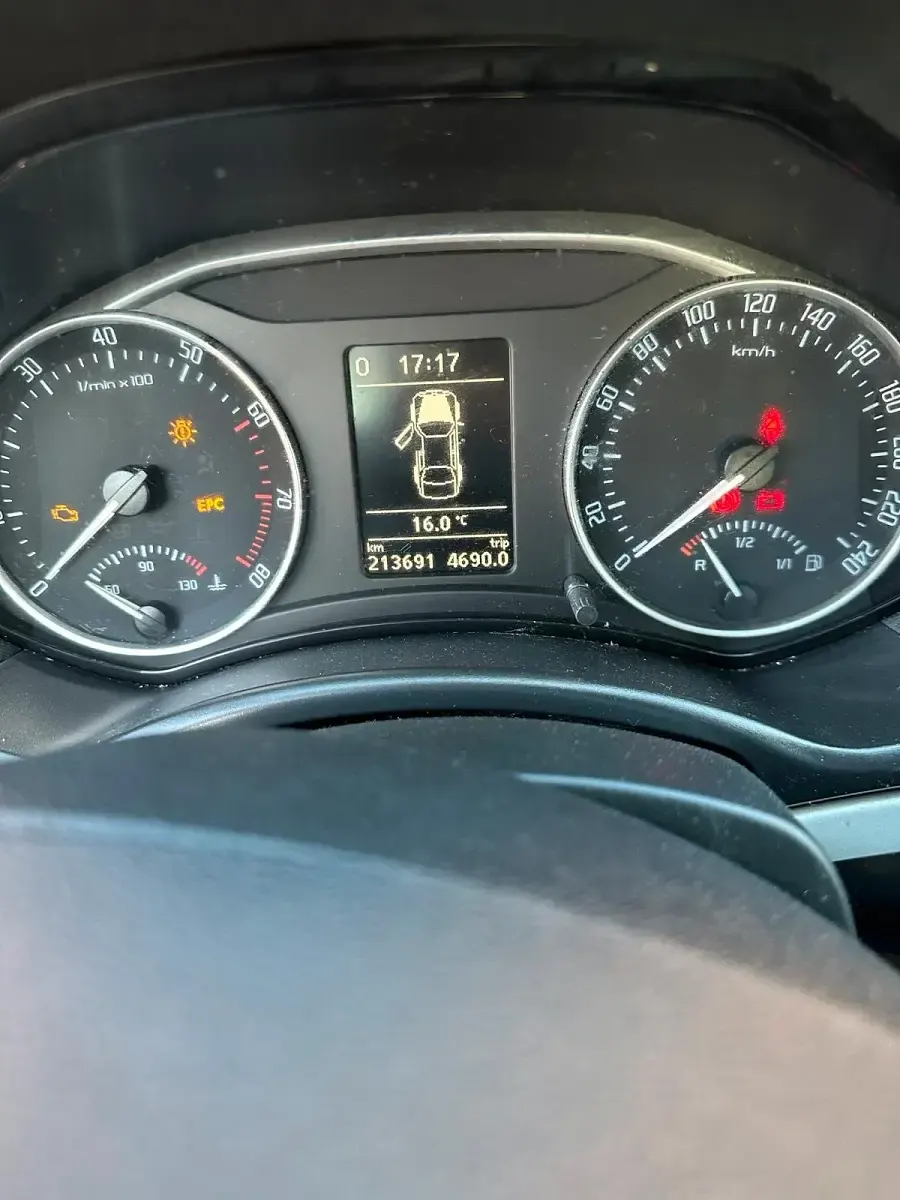 Używany Skoda Octavia 105 KM (77 kW) 2011 Srebrny Kombi