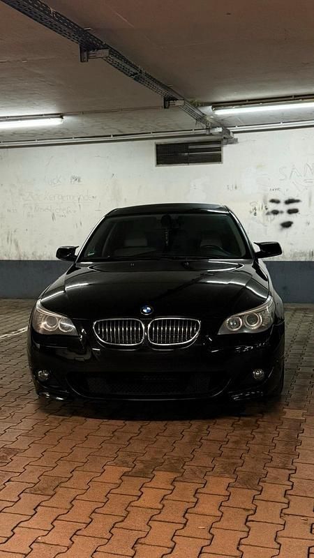 Gebraucht BMW 525 M Sport 197 PS (144 kW) 2007 Schwarz Limousine