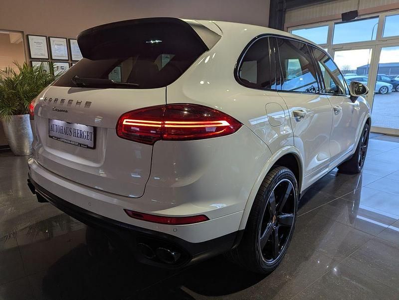 Gebraucht Porsche Cayenne 262 PS (192 kW) 2018 Pure white/weiss SUV