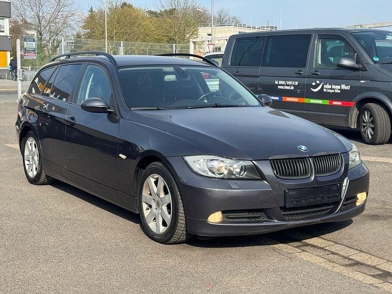 Gebraucht BMW 320 163 PS (119 kW) 2006 Grau Kombi