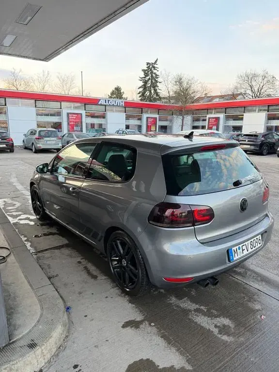 Gebraucht VW Golf VI Team 160 PS (117 kW) 2009 Grau Kleinwagen