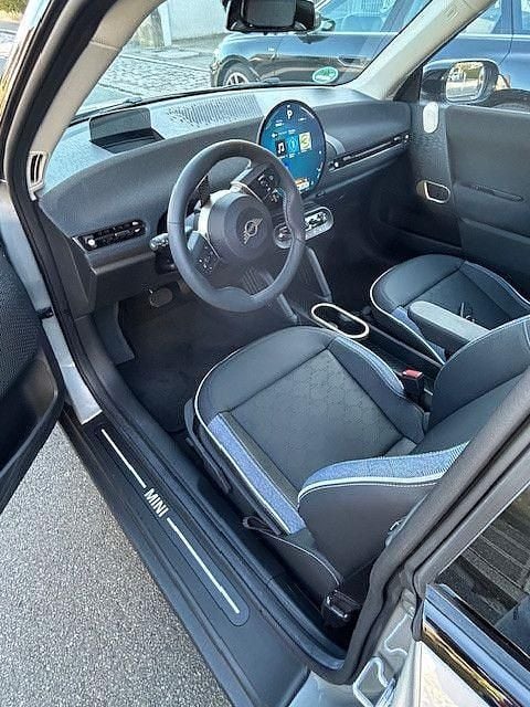 Second-hand Mini Cooper 135 kW (184 CP) 2024 Argintiu Hatchback