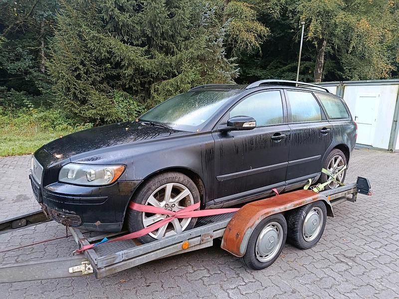 Schwarz Gebraucht 2007 Volvo V50 Kombi | 800 € (Superpreis) - Bild 1/4