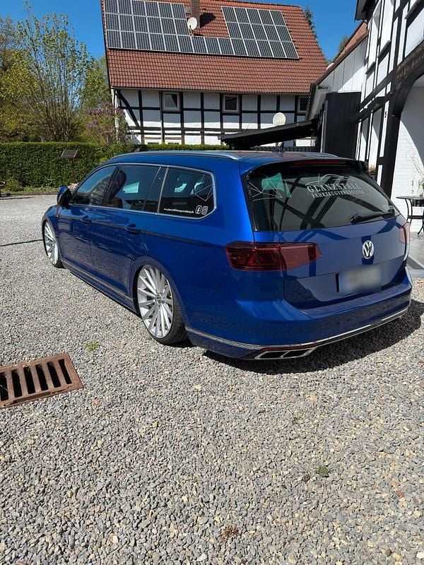 Gebraucht VW Passat R-line 190 PS (139 kW) 2020 Blau Kombi