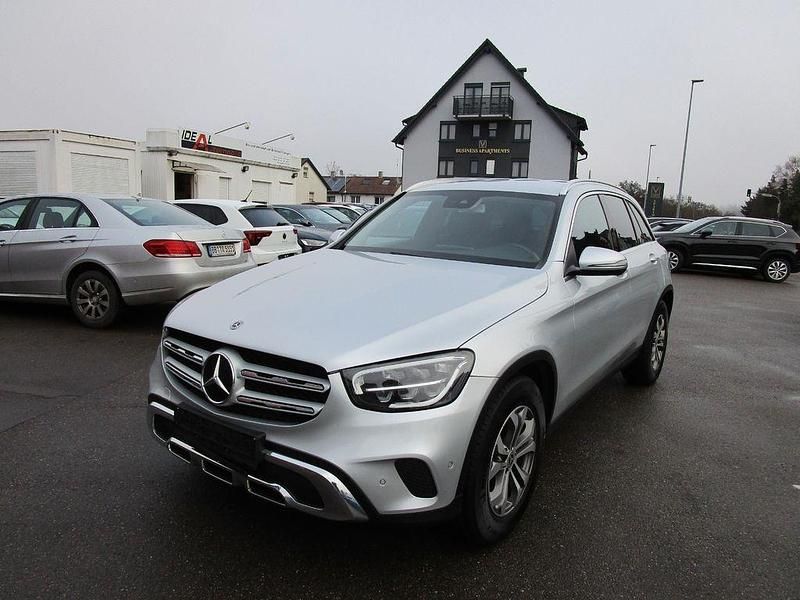 Silber Gebraucht 2020 Mercedes GLC220 SUV | 25.990 € (Superpreis) - Bild 1/4
