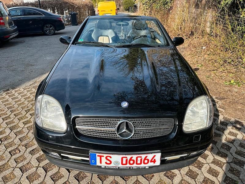Gebraucht Mercedes SLK230 193 PS (141 kW) 1997 Schwarz Cabrio