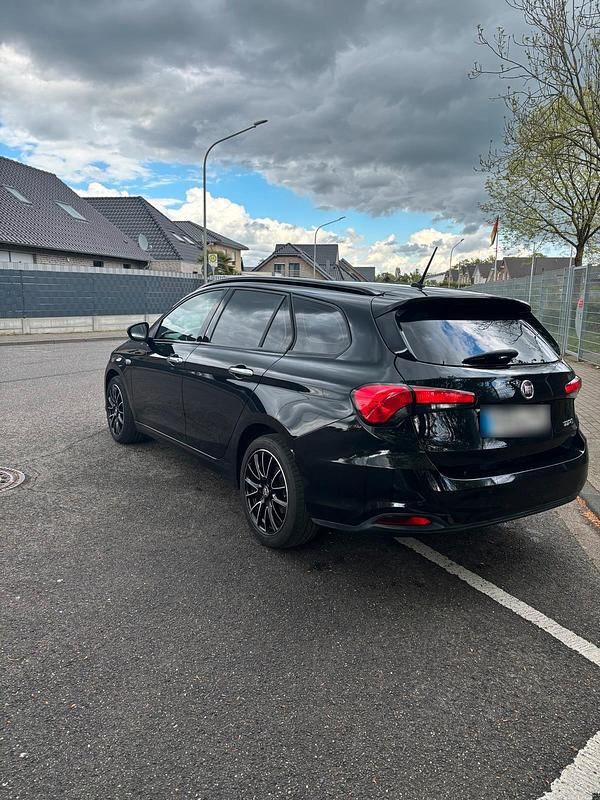 Gebraucht Fiat Tipo Lounge 120 PS (88 kW) 2017 Schwarz Kombi