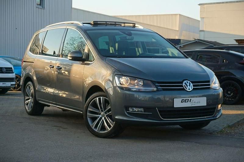 Gebraucht VW Sharan Highline 177 PS (130 kW) 2020 Grau Van / Kleinbus