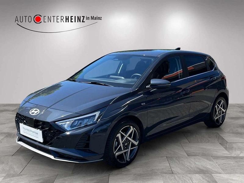Grau Gebraucht 2024 Hyundai i20 Prime Limousine | 28.975 € - Bild 1/4