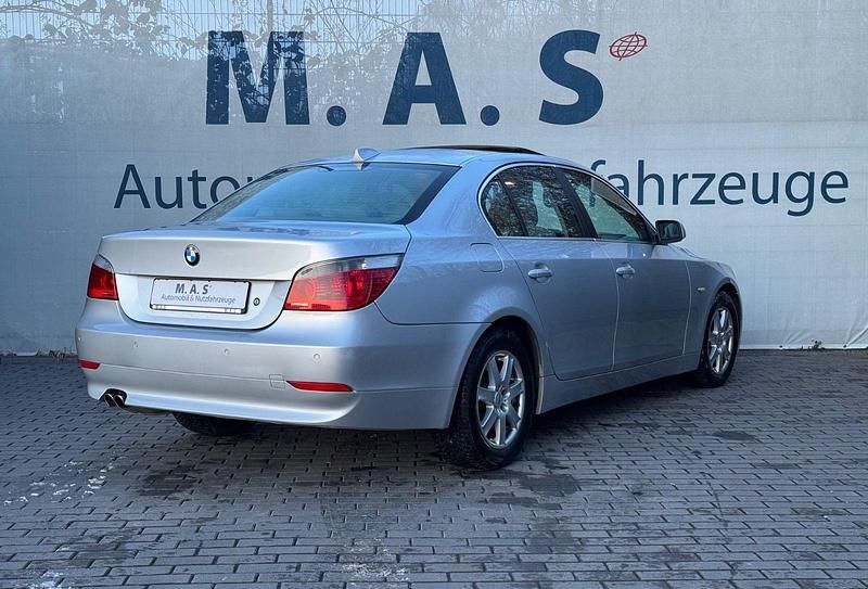 Second-hand BMW 525 177 CP (130 kW) 2004 Argintiu Berlinǎ