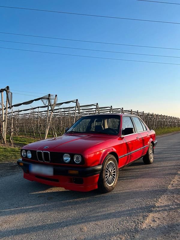 Gebraucht BMW 316 Basis 100 PS (73 kW) 1990 Rot Limousine