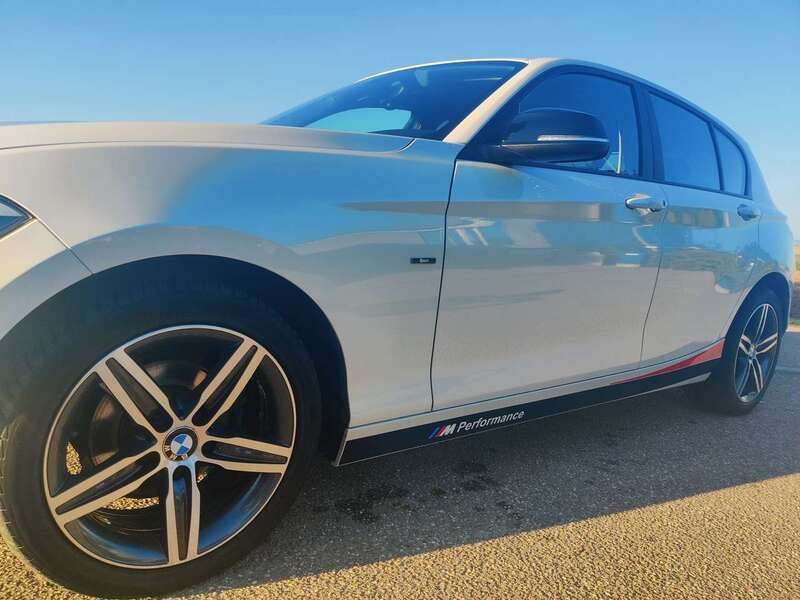 Weiß Gebraucht 2015 BMW 116 Sport Line Kleinwagen | 8.999 € (Guter Preis) - Bild 1/4