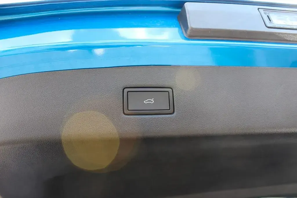 Gebraucht Ford Explorer 250 kW (340 PS) 2025 Blue my mind metallic SUV