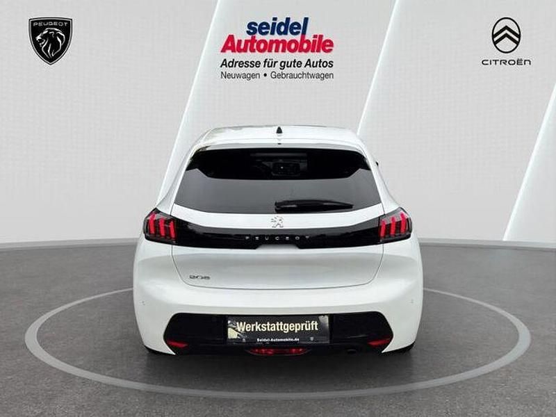 Gebraucht Peugeot 208 Allure 101 PS (74 kW) 2021 Weiß Kleinwagen