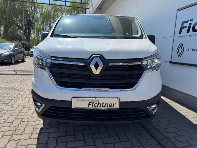 Gebraucht Renault Trafic Komfort 131 PS (96 kW) 2022 Mineralweiß Van / Kleinbus
