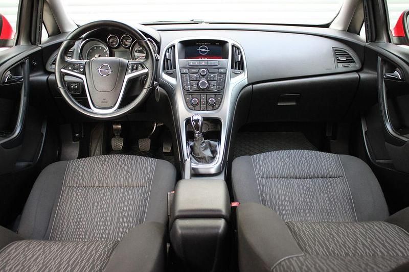 Gebraucht Opel Astra 110 PS (80 kW) 2016 Rot Kombi