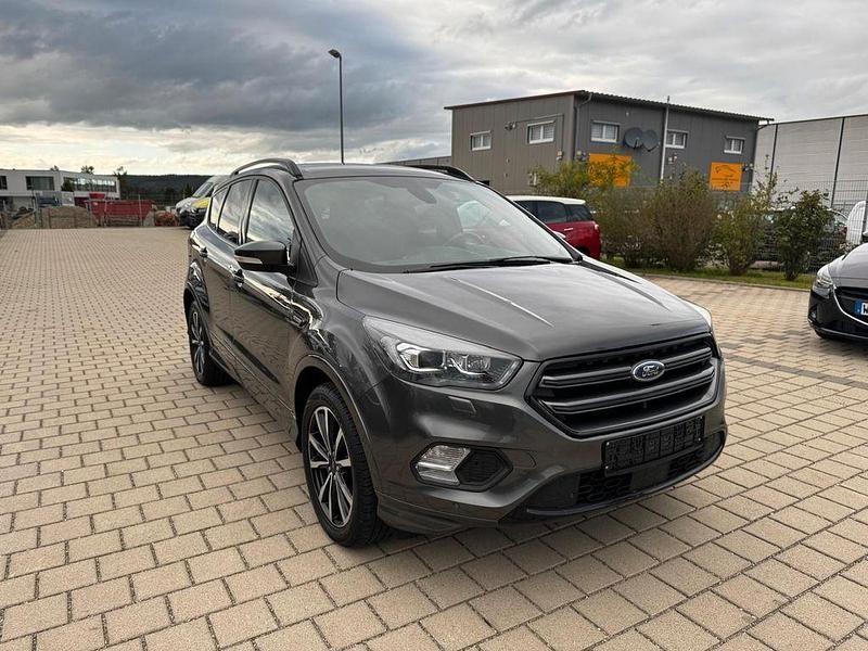 Grau Gebraucht 2018 Ford Kuga ST-Line SUV | 9.990 € (Guter Preis) - Bild 1/4