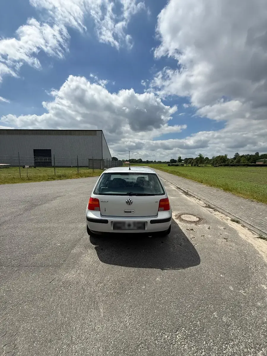 Gebraucht VW Golf IV 105 PS (77 kW) 1999 Silber Kleinwagen