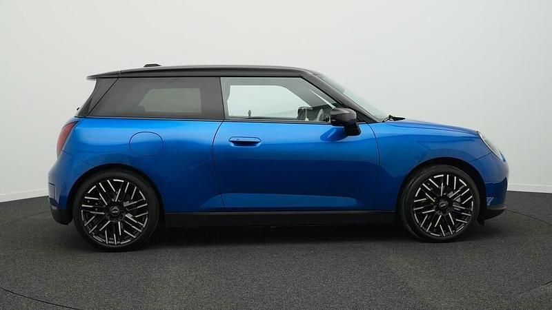 Second-hand Mini Cooper SE 160 kW (218 CP) 2024 Albastru Hatchback