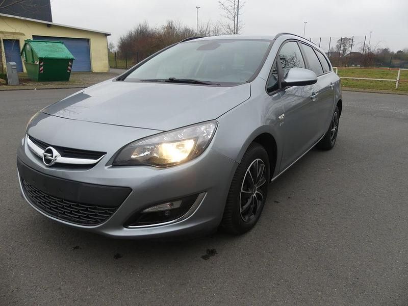 Gebraucht Opel Astra Active 165 PS (121 kW) 2013 Silber Kombi