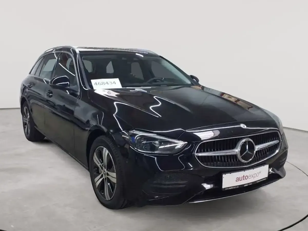 Gebraucht Mercedes C300e Avantgarde 204 PS (150 kW) 2023 Kombi