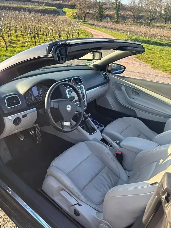 Usata VW Eos 160 CV (117 kW) 2009 Grigio Cabrio