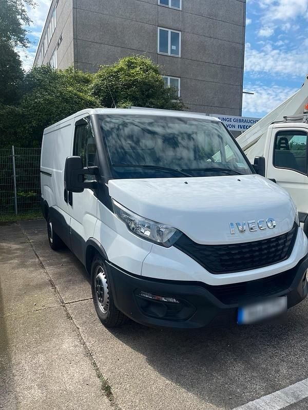 Gebraucht Iveco Daily 156 PS (114 kW) 2020 Weiß Limousine