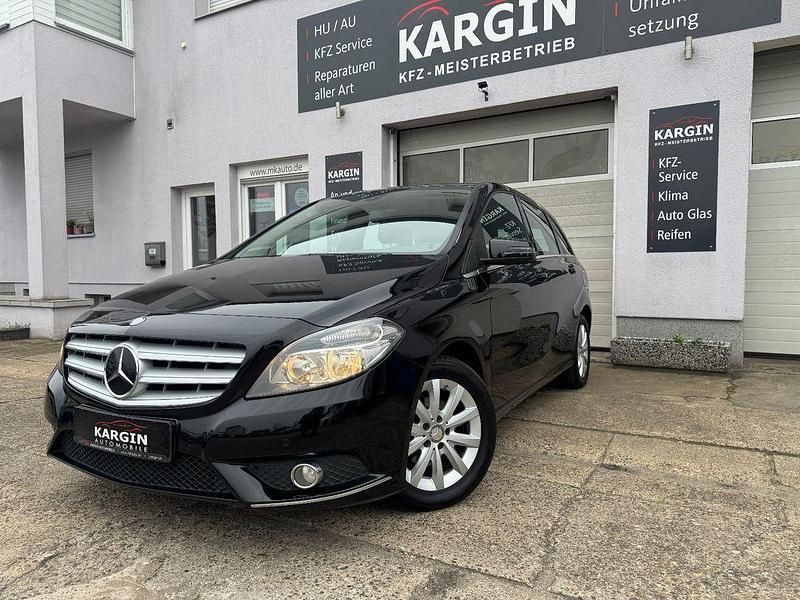 Gebraucht Mercedes B180 109 PS (80 kW) 2014 Schwarz Van / Kleinbus