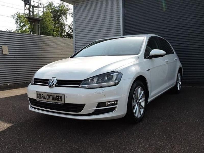 Weiß Gebraucht 2015 VW Golf VII LOUNGE Limousine | 14.999 € (Fairer Preis) - Bild 1/4