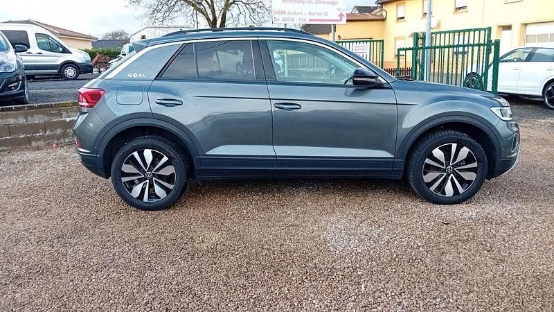 Gebraucht VW T-Roc Goal 150 PS (110 kW) 2025 Grau SUV