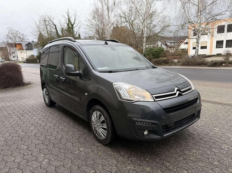 Gebraucht Citroën Berlingo PureTech 110 PS (80 kW) 2017 Grau Van / Kleinbus
