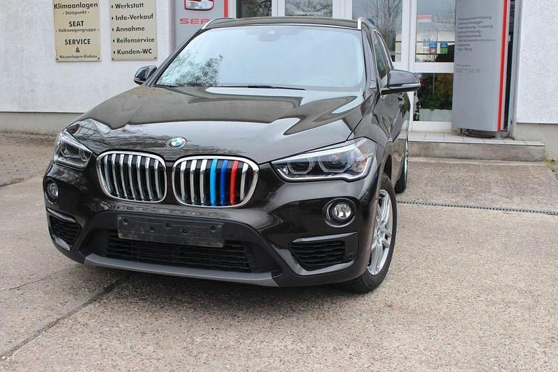 Second-hand BMW X1 Advantage 192 CP (141 kW) 2018 Negru SUV