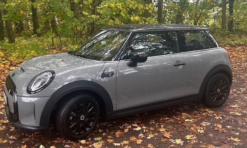 Second-hand Mini Cooper SE Classic 135 kW (184 CP) 2022 Gri Hatchback