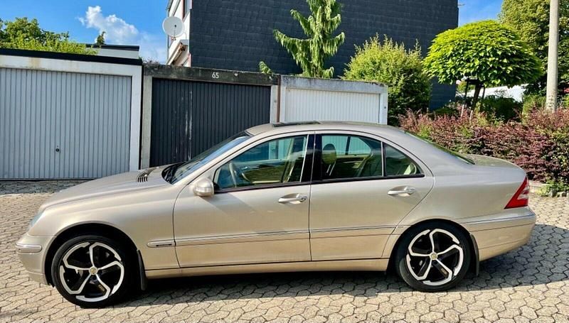 Gebraucht Mercedes C220 Elegance 143 PS (105 kW) 2000 Gold Limousine