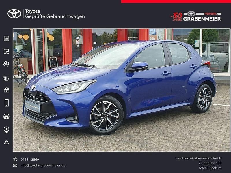 Nachtblau mica metallic Gebraucht 2021 Toyota Yaris Basis Limousine | 18.750 € (Etwas zu teuer) - Bild 1/4