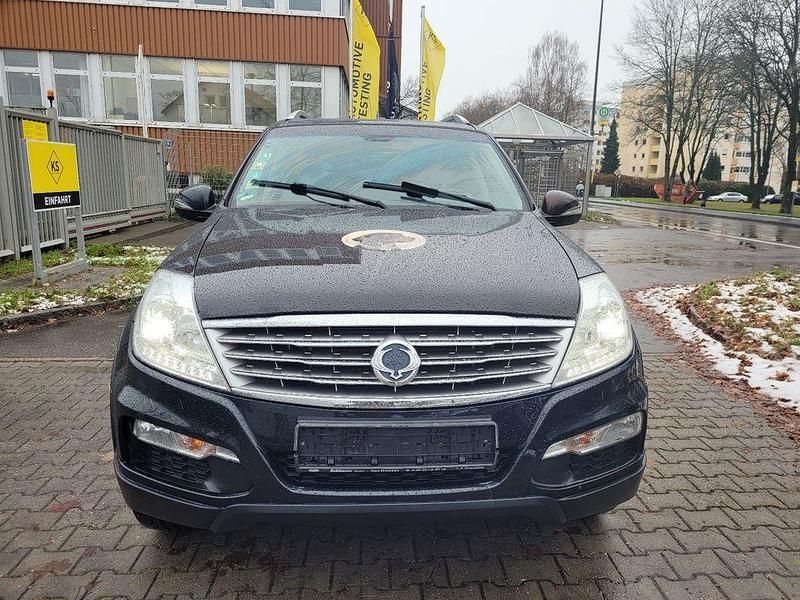 Schwarz Gebraucht 2016 Ssangyong (KGM) Rexton SUV | 5.900 € (Superpreis) - Bild 1/4