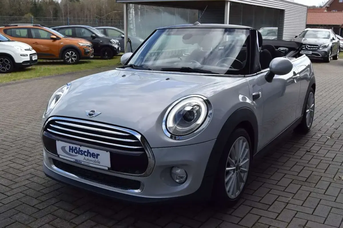 Gebraucht Mini Cooper Cabriolet 136 PS (100 kW) 2018 Weiß Cabrio