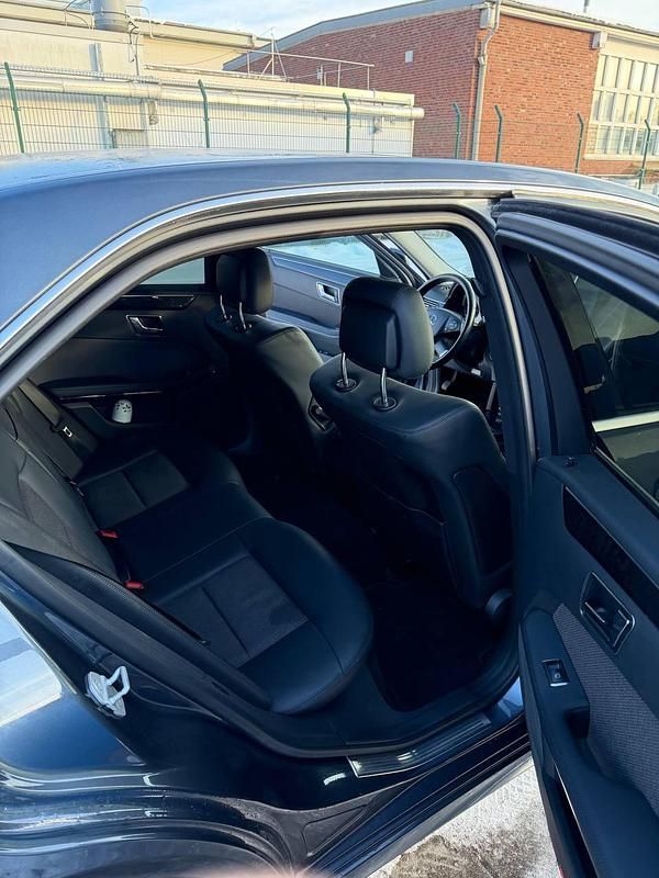 Gebraucht Mercedes E350 231 PS (169 kW) 2010 Limousine