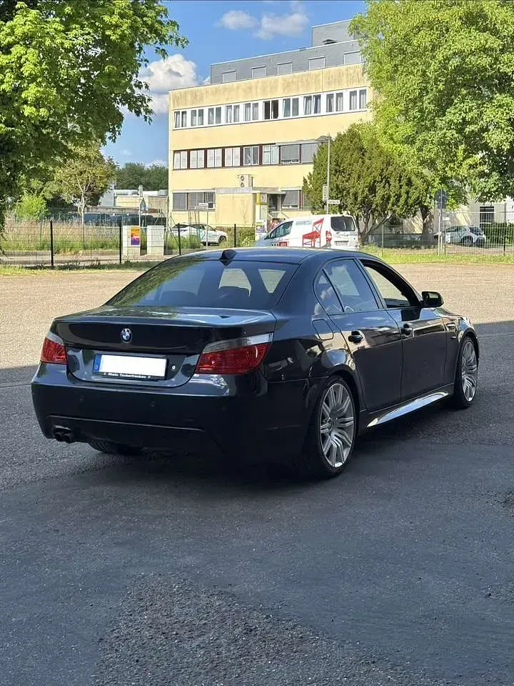 Gebraucht BMW 523 M Sport 177 PS (130 kW) 2006 Schwarz Limousine