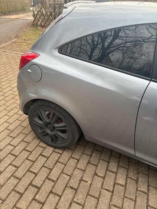 Gebraucht Opel Corsa Innovation 84 PS (61 kW) 2009 Silber Kleinwagen