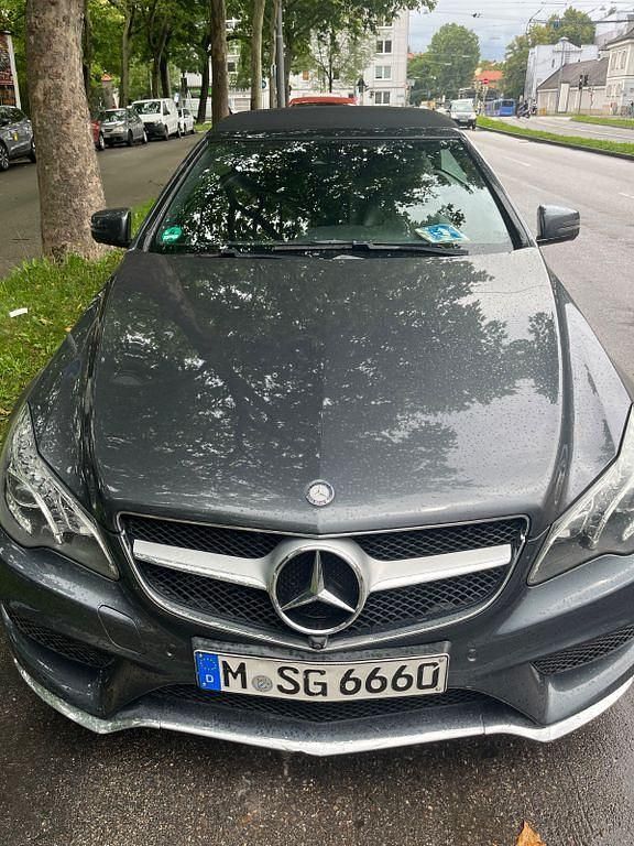 Grau Gebraucht 2017 Mercedes E220 Cabrio | 30.821 € (Teuer) - Bild 1/4
